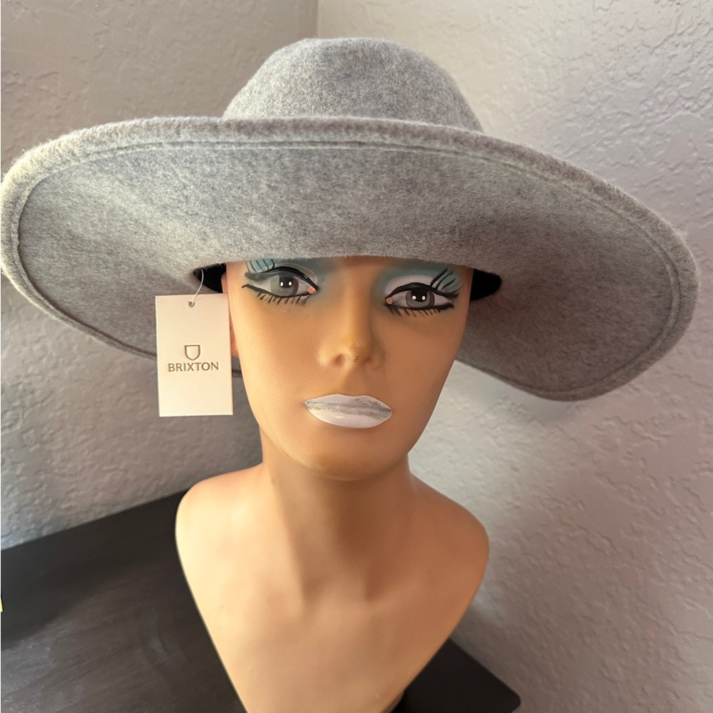 Brixton Chic Wide-Brim Wool Felt Hat in Light Gray